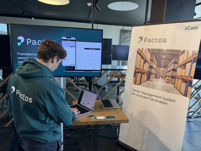 Kollege bei Pactos