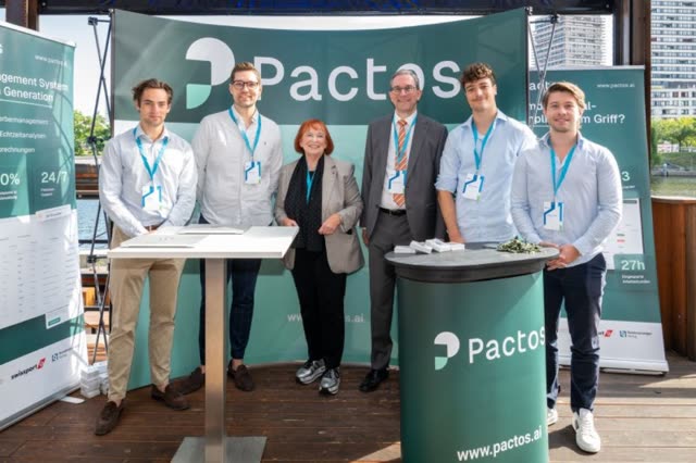 Pactos-Team bei einem Event